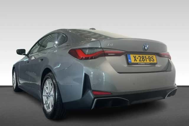 BMW i4 (2023) thumbnail 3