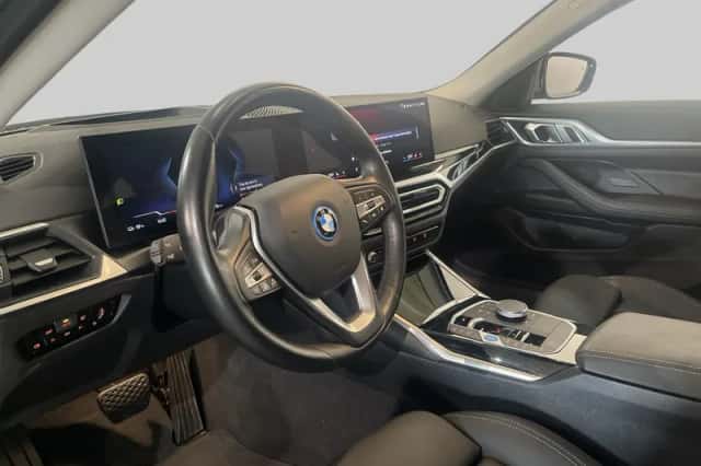 BMW i4 (2023) thumbnail 4