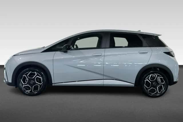 BYD Dolphin (2026) thumbnail 2