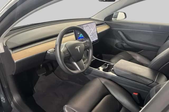 Tesla Model 3 (2020) thumbnail 4