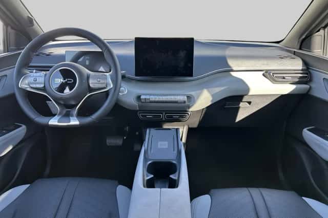BYD Dolphin (2026) thumbnail 5