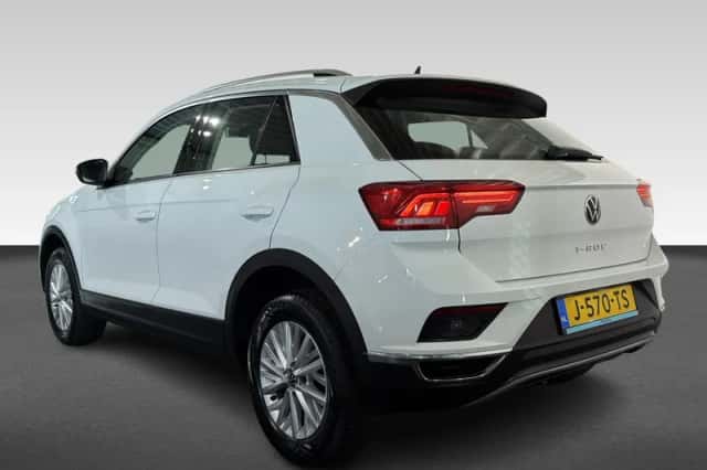 Volkswagen T-Roc (2020) thumbnail 3