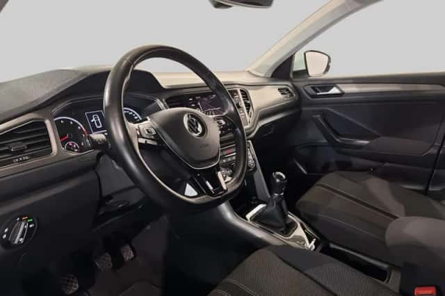 Volkswagen T-Roc (2020) thumbnail 4