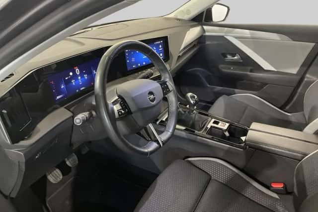 Opel Astra (2022) thumbnail 4