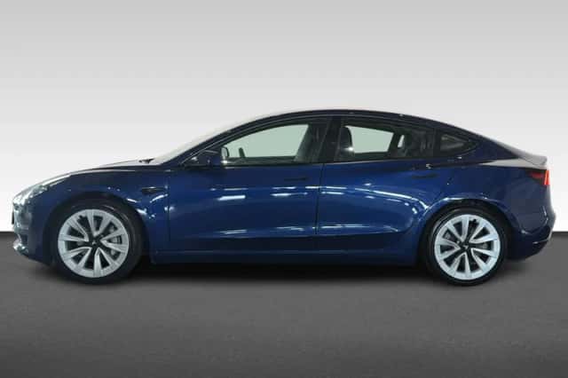 Tesla Model 3 (2021) thumbnail 2