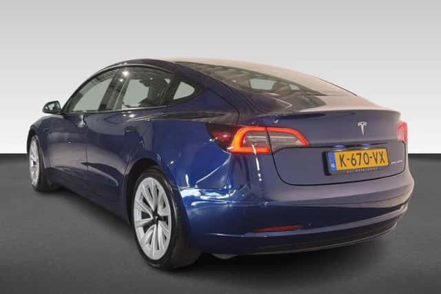 Tesla Model 3 (2021) thumbnail 3