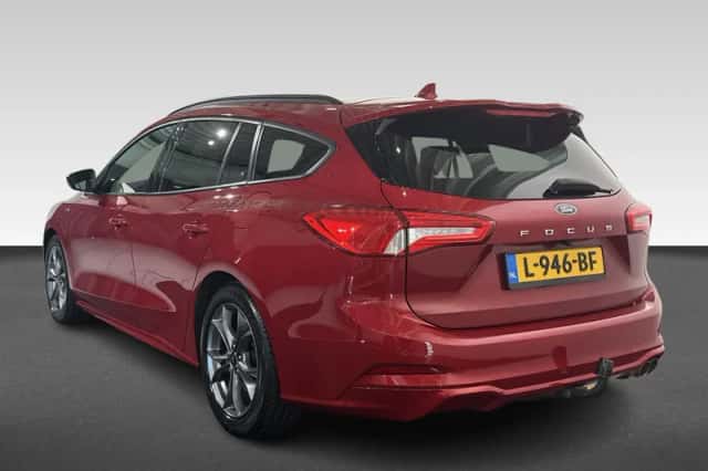 Ford Focus (2021) thumbnail 3