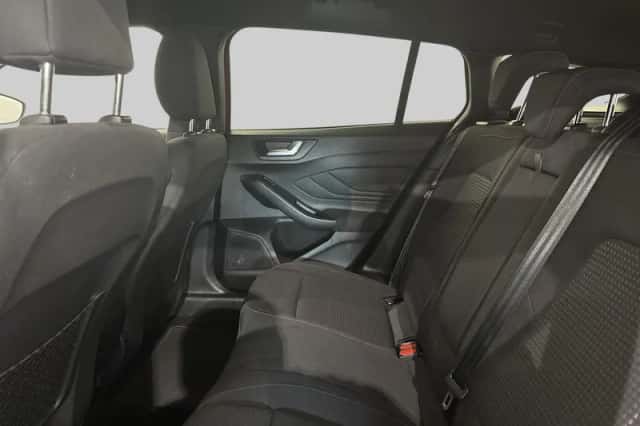 Ford Focus (2021) thumbnail 6