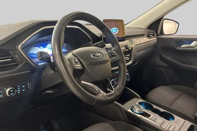 Ford Kuga (2023) thumbnail 4