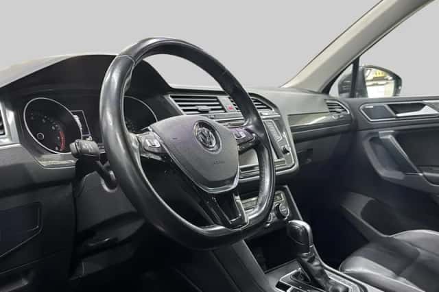 Volkswagen Tiguan (2016) thumbnail 4