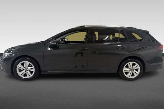 Volkswagen Golf (2021) thumbnail 2