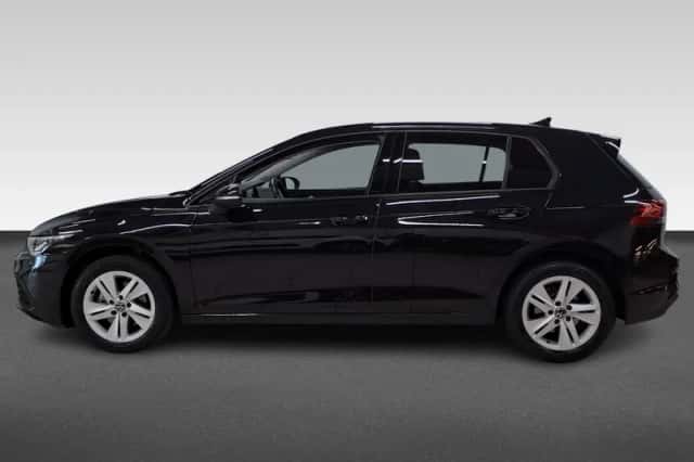 Volkswagen Golf (2023) thumbnail 2
