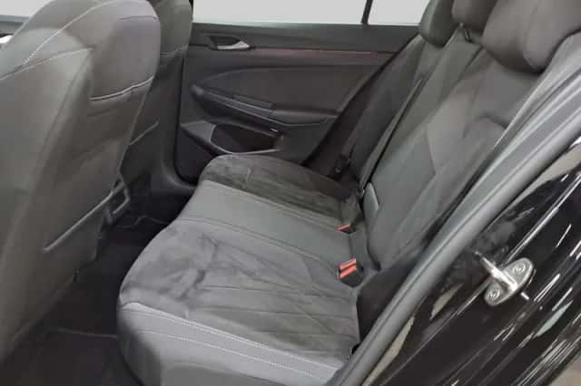 Volkswagen Golf (2023) thumbnail 6