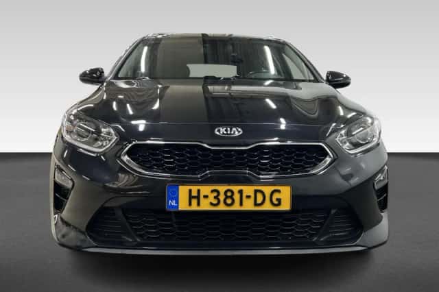 Kia Ceed Sportswagon (2020) thumbnail 3