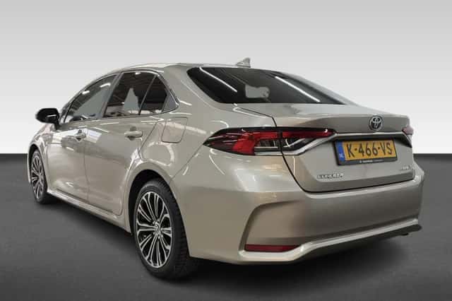 Toyota Corolla (2021) thumbnail 3