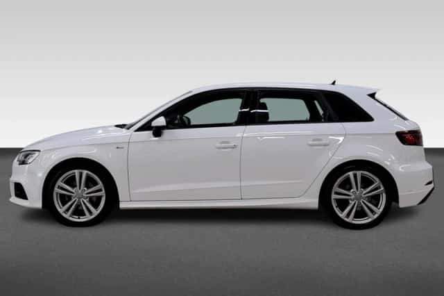 Audi A3 (2018) thumbnail 2