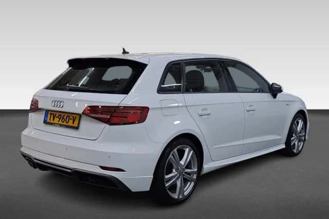 Audi A3 (2018) thumbnail 5