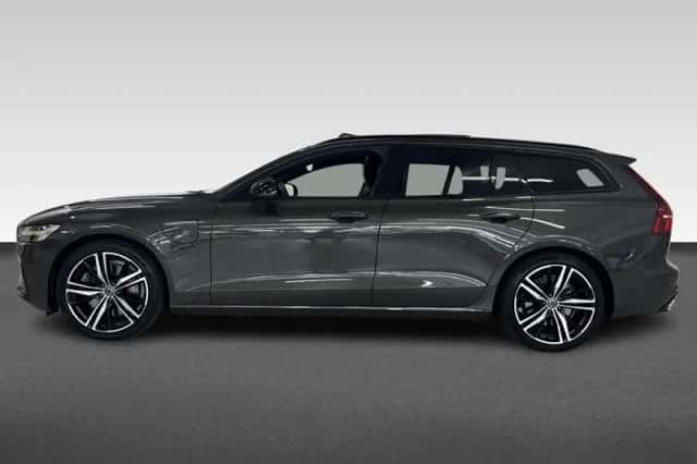 Volvo V60 (2022) thumbnail 2