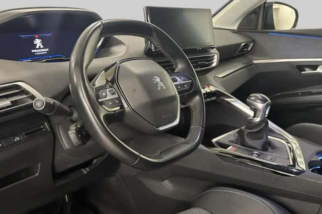 Peugeot 3008 (2021) thumbnail 4