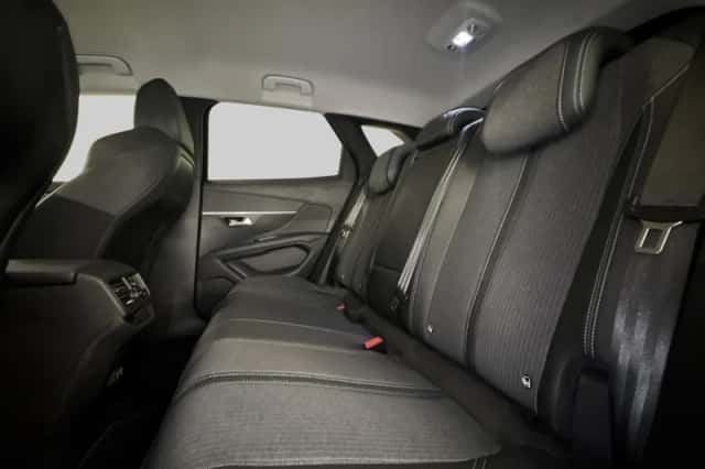 Peugeot 3008 (2021) thumbnail 6