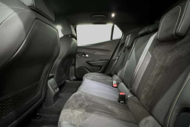 Peugeot 2008 (2021) thumbnail 6
