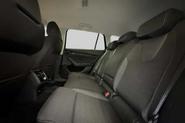 Škoda Octavia (2020) thumbnail 6