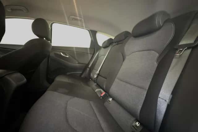 Hyundai i30 (2022) thumbnail 6