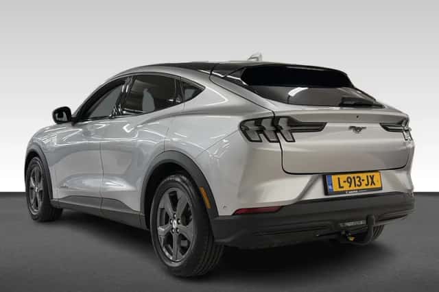 Ford Mustang Mach-E (2021) thumbnail 3