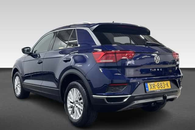 Volkswagen T-Roc (2019) thumbnail 3
