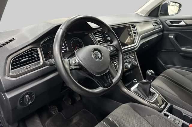 Volkswagen T-Roc (2019) thumbnail 4