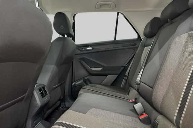 Volkswagen T-Roc (2019) thumbnail 6