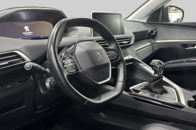 Peugeot 5008 (2019) thumbnail 4
