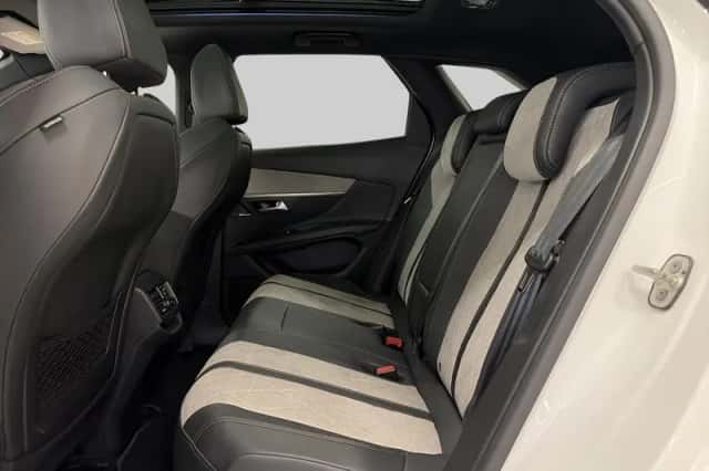 Peugeot 3008 (2020) thumbnail 6