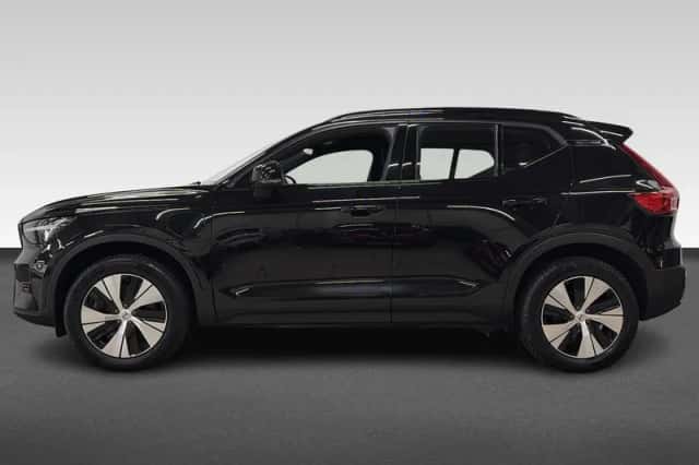 Volvo XC40 (2023) thumbnail 2