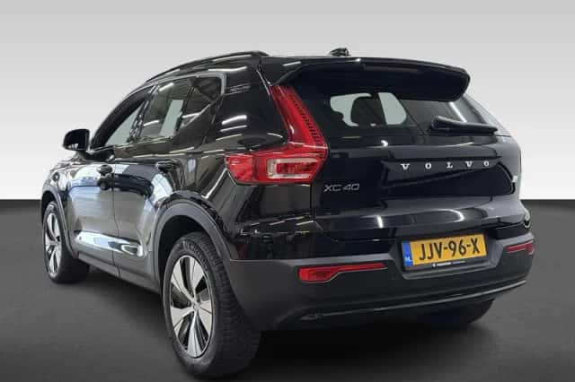 Volvo XC40 (2023) thumbnail 3