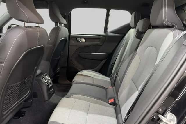 Volvo XC40 (2023) thumbnail 6
