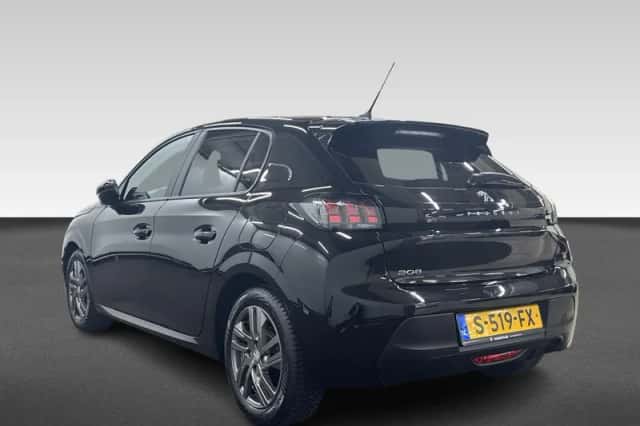 Peugeot 208 (2023) thumbnail 3