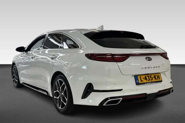Kia Proceed (2021) thumbnail 3