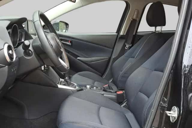 Mazda 2 (2021) thumbnail 5