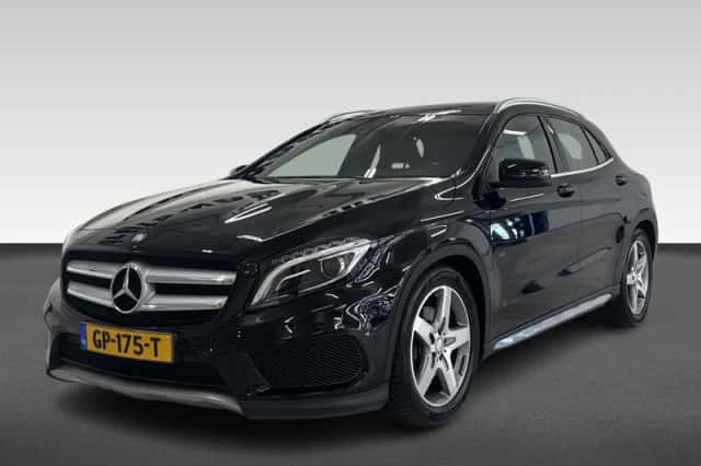 Mercedes-Benz GLA (2014) thumbnail 1