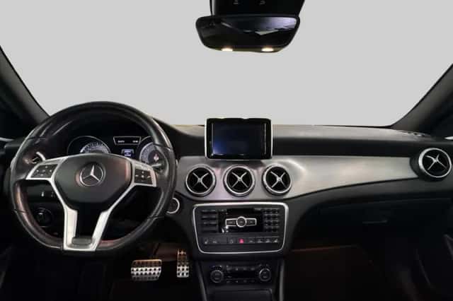 Mercedes-Benz GLA (2014) thumbnail 5