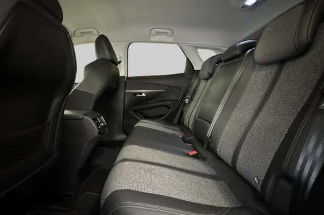 Peugeot 3008 (2020) thumbnail 6