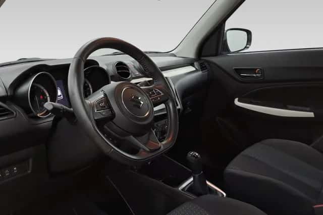 Suzuki Swift (2024) thumbnail 4