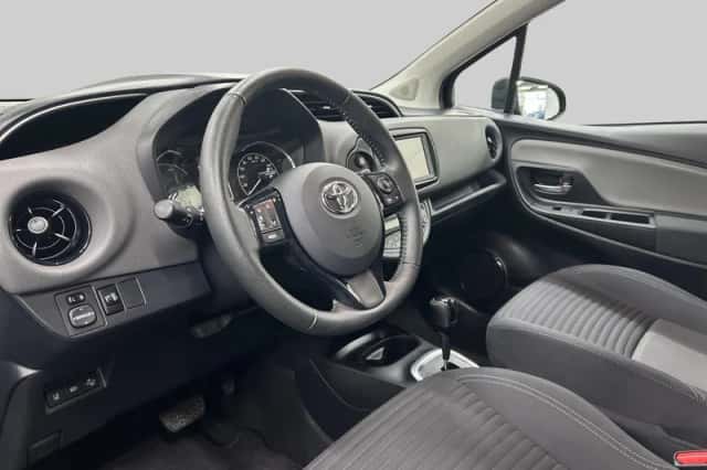 Toyota Yaris (2020) thumbnail 4