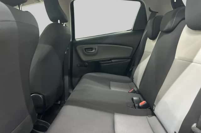 Toyota Yaris (2020) thumbnail 6