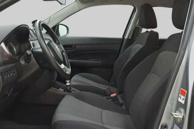 Suzuki Vitara (2021) thumbnail 5