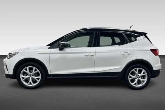 SEAT Arona (2022) thumbnail 2