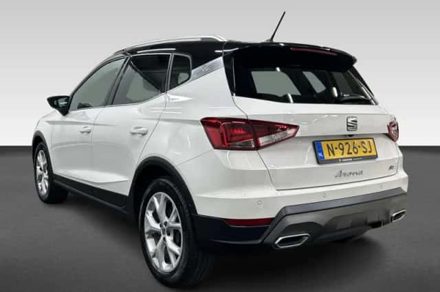SEAT Arona (2022) thumbnail 3