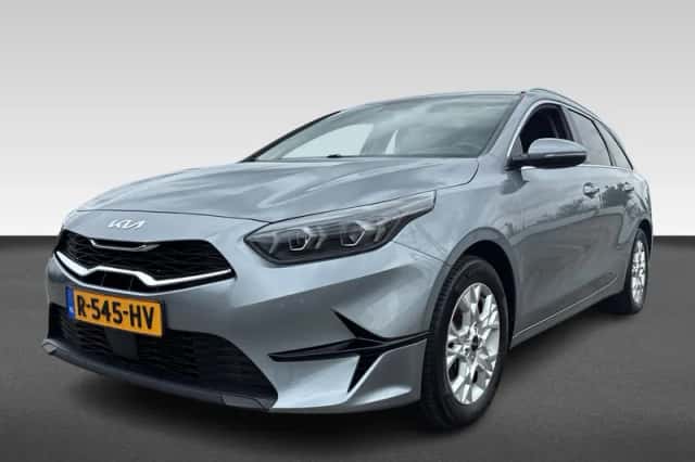 Kia Ceed Sportswagon (2022) thumbnail 1