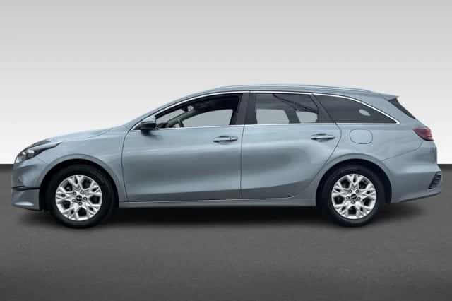 Kia Ceed Sportswagon (2022) thumbnail 2